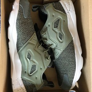 Men’s sneakers size 12